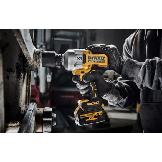 Акумулаторен ударен гайковерт DeWALT DCF961N, 18 V, 2372 Nm