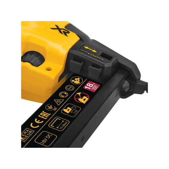 Такер акумулаторен DeWALT DCN681N