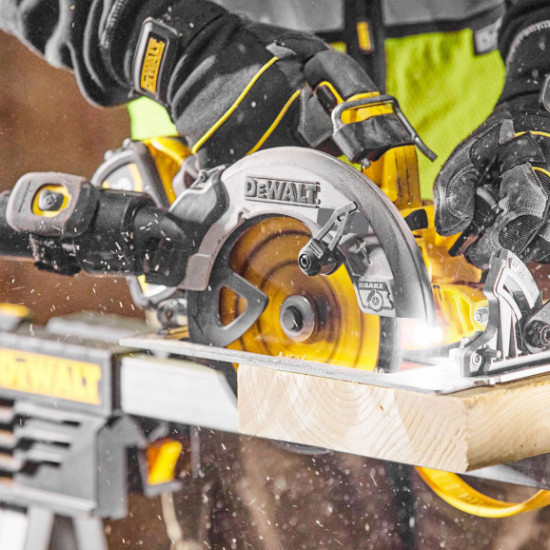 Акумулаторен циркулярен трион DeWALT DCS573NT, 18 V